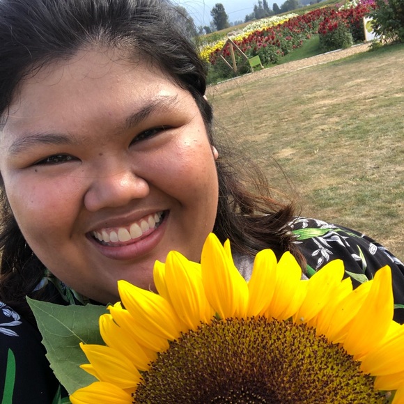 Meet your Posher, Erica - Picture 1 of 1